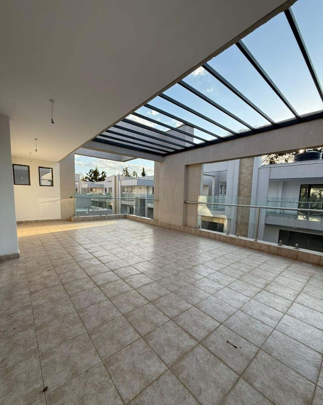 6-Bed Townhouse with Rooftop Lounge & Solar Heating - Lavington