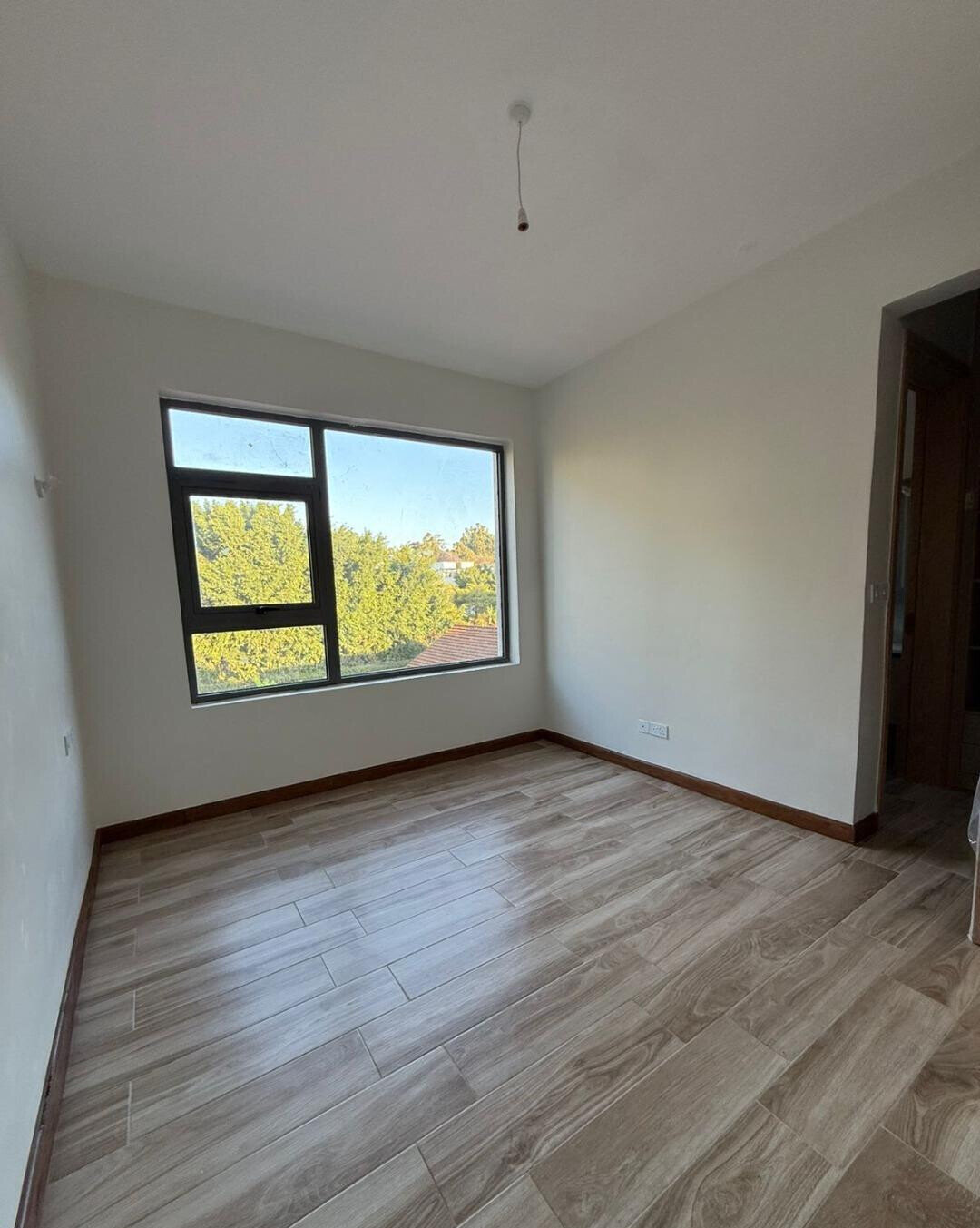 6-Bed Townhouse with Rooftop Lounge & Solar Heating - Lavington