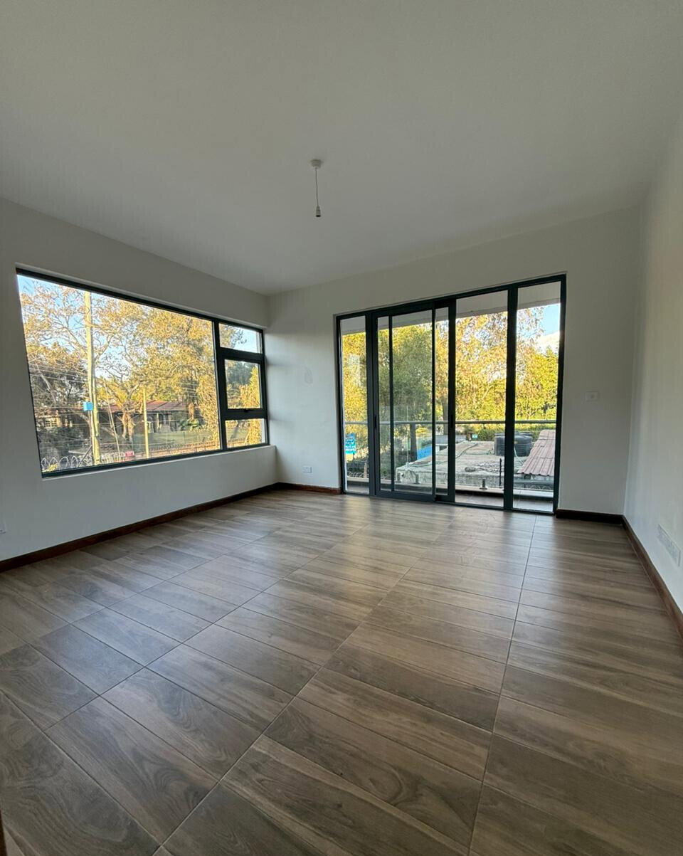 6-Bed Townhouse with Rooftop Lounge & Solar Heating - Lavington