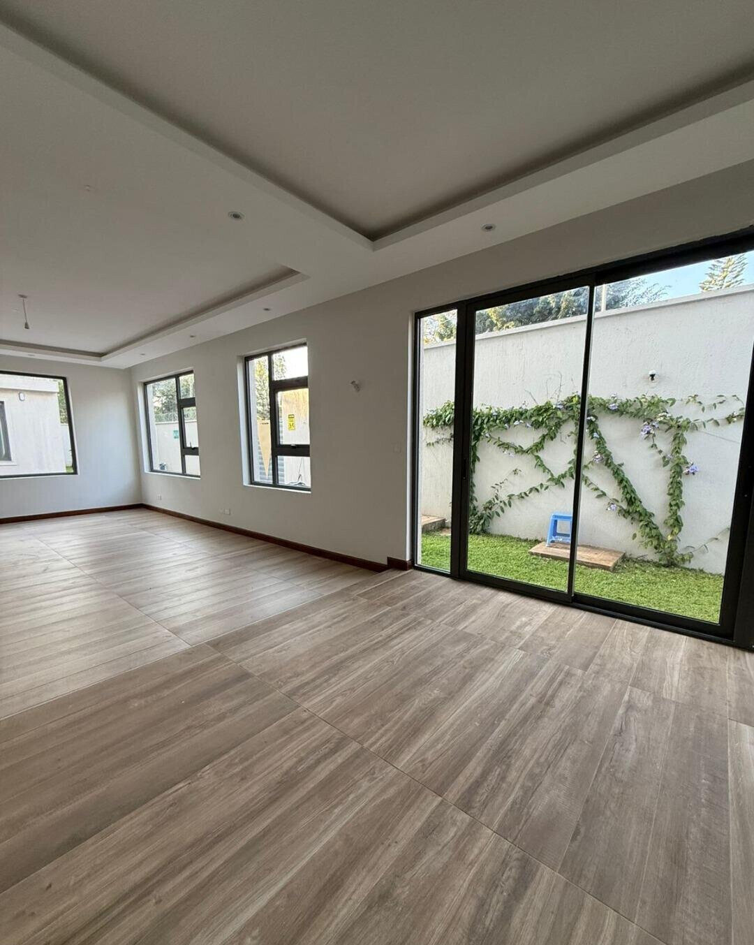 6-Bed Townhouse with Rooftop Lounge & Solar Heating - Lavington