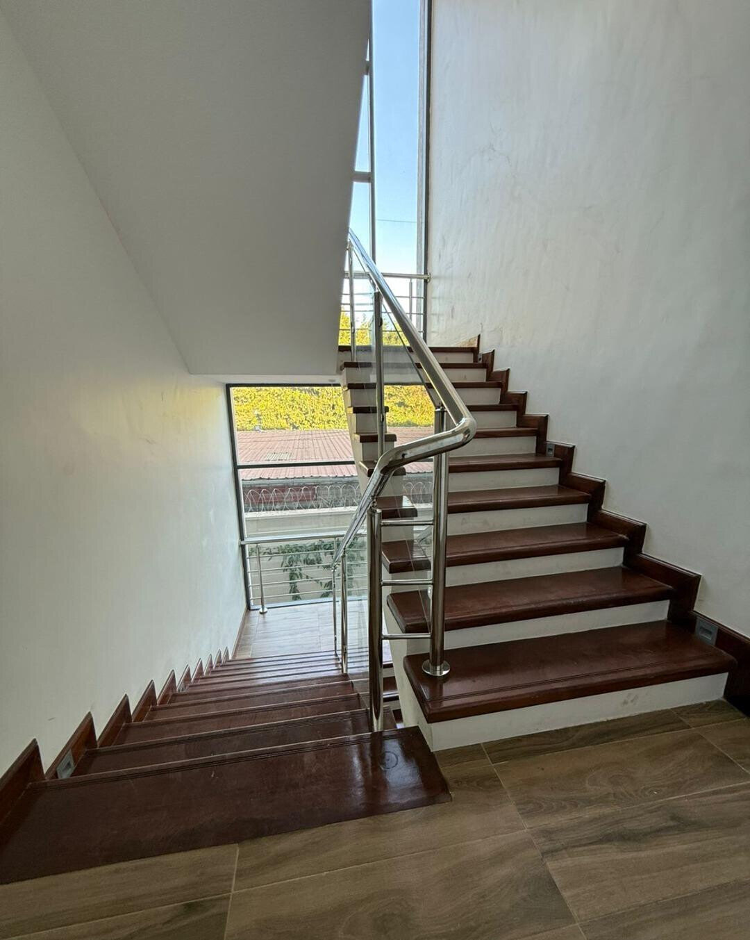 6-Bed Townhouse with Rooftop Lounge & Solar Heating - Lavington