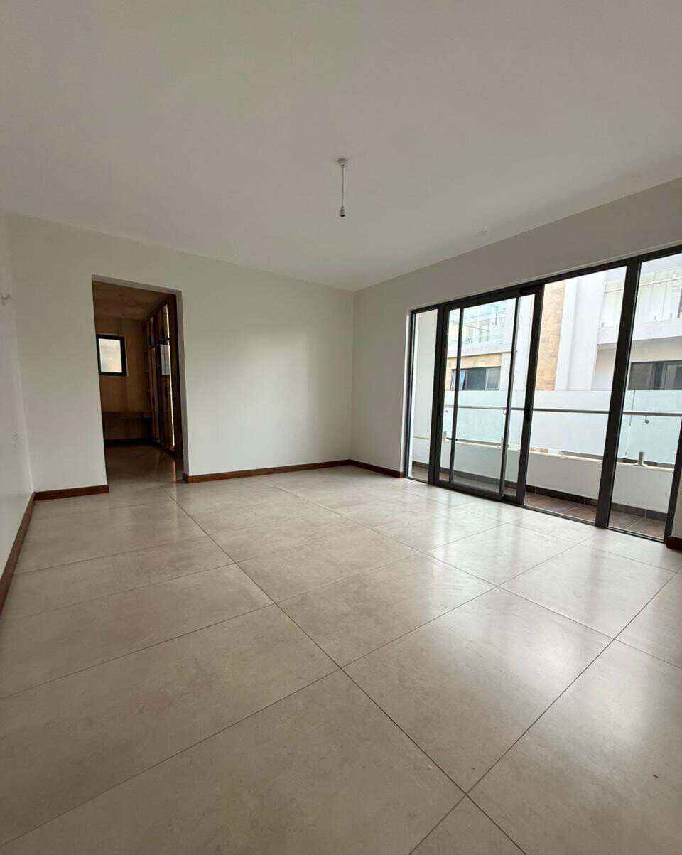 6-Bed Townhouse with Rooftop Lounge & Solar Heating - Lavington