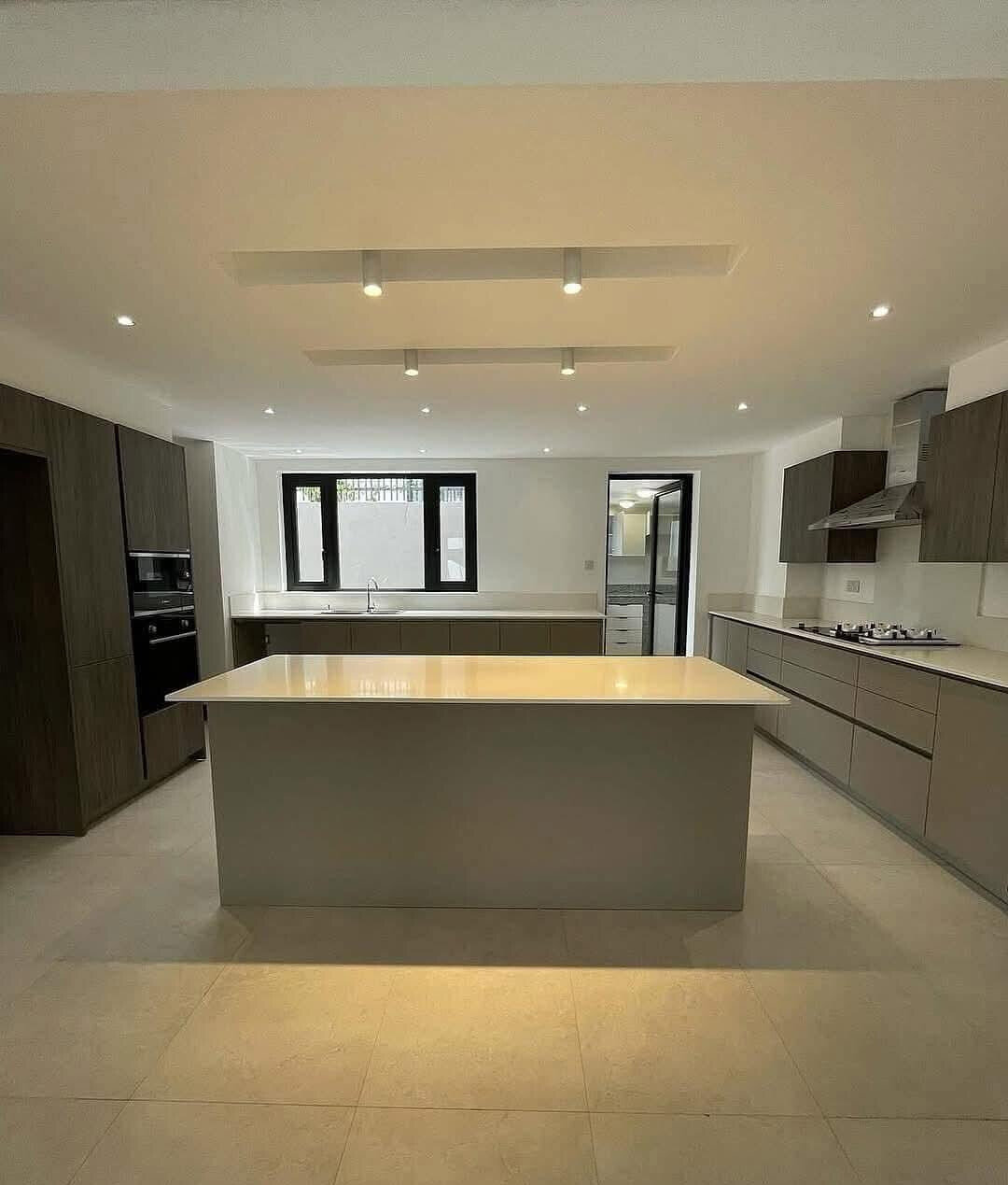5 En-Suite Villas with Rooftop Garden & 12 Balconies - Kitisuru