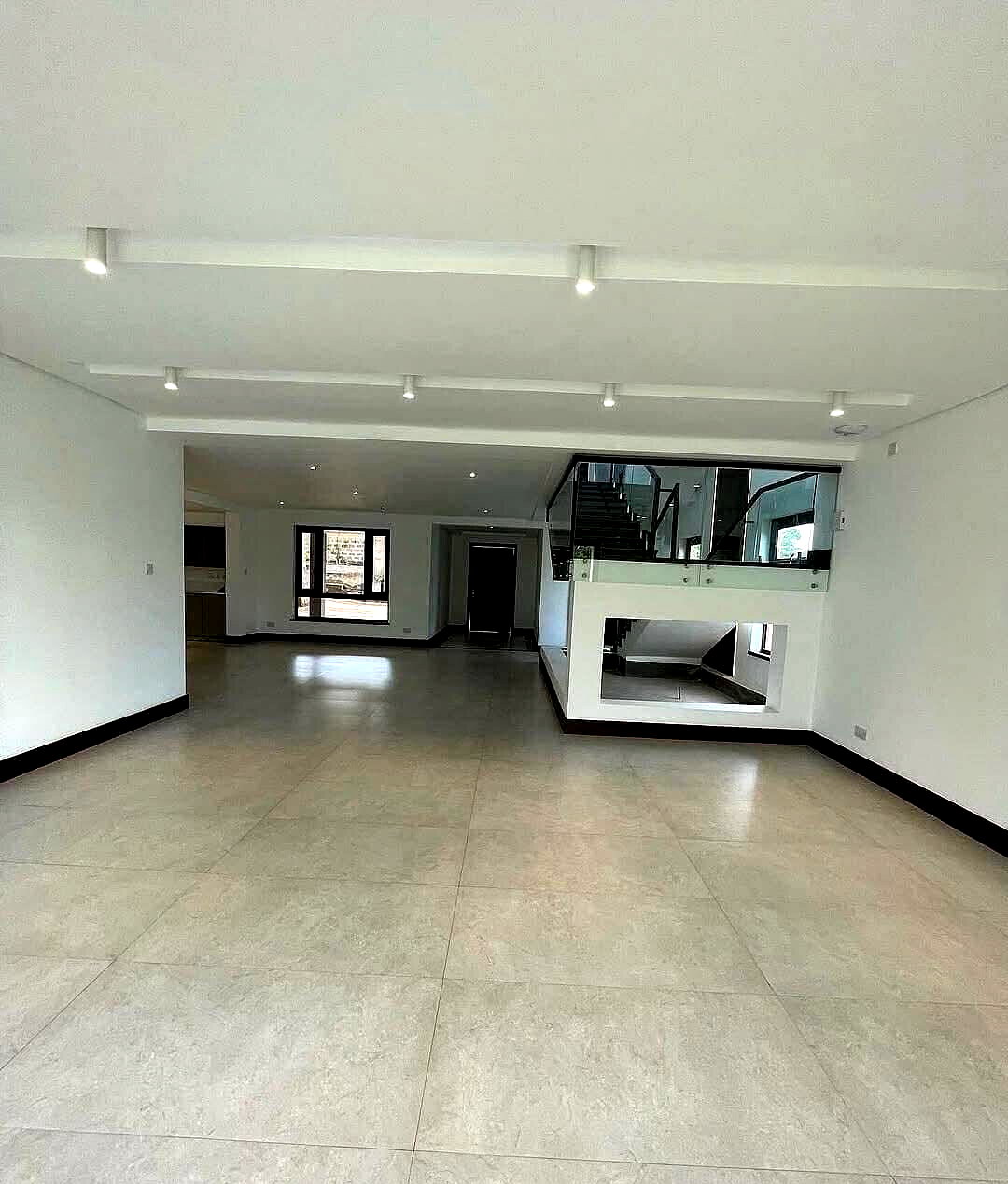 5 En-Suite Villas with Rooftop Garden & 12 Balconies - Kitisuru