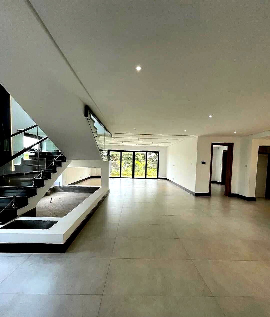 5 En-Suite Villas with Rooftop Garden & 12 Balconies - Kitisuru
