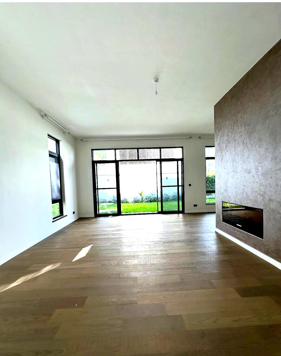 5-Ensuite Villa with Two Kitchens & Smart CCTV - Lavington