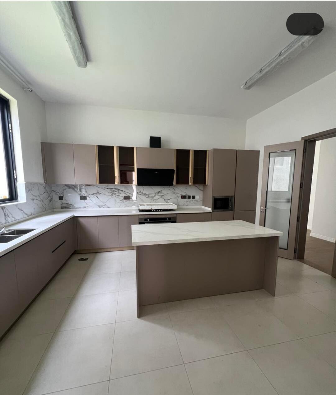 5-Ensuite Villa with Two Kitchens & Smart CCTV - Lavington