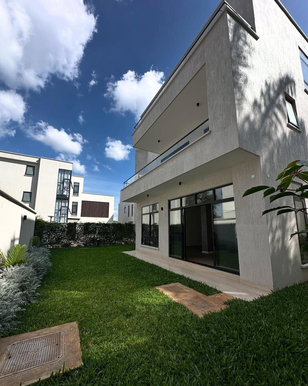 5-Ensuite Villa with Two Kitchens & Smart CCTV - Lavington
