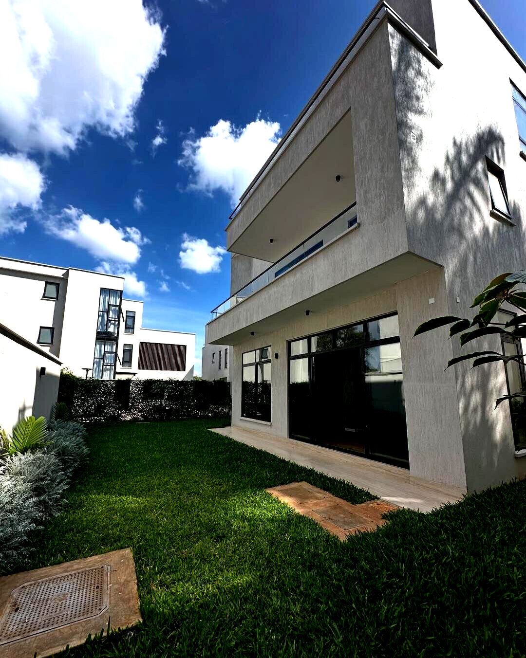 5-Ensuite Villa with Two Kitchens & Smart CCTV - Lavington