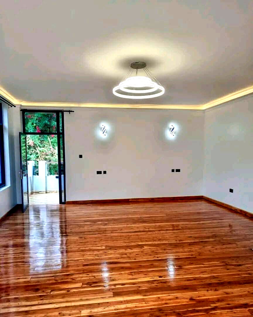 6-Ensuite Standalone Home on ½ Acre with Mature Gardens – Karen