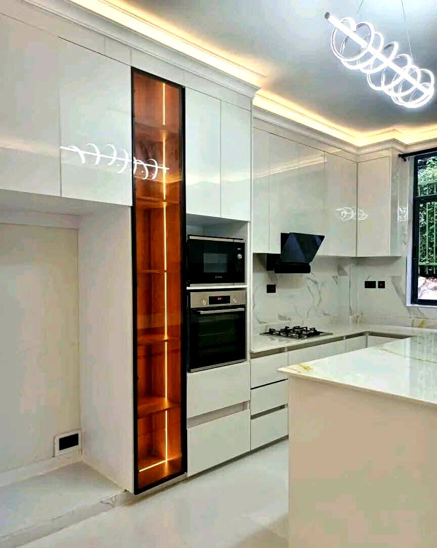 6-Ensuite Standalone Home on ½ Acre with Mature Gardens – Karen