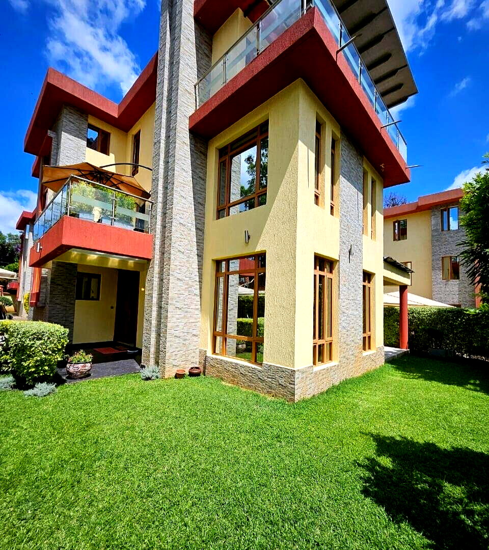 5-Ensuite Townhouse with DSQ & Mature Garden - Lavington