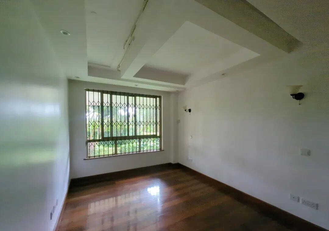 5-Ensuite Townhouse with Gym & Roof Terrace - Lavington