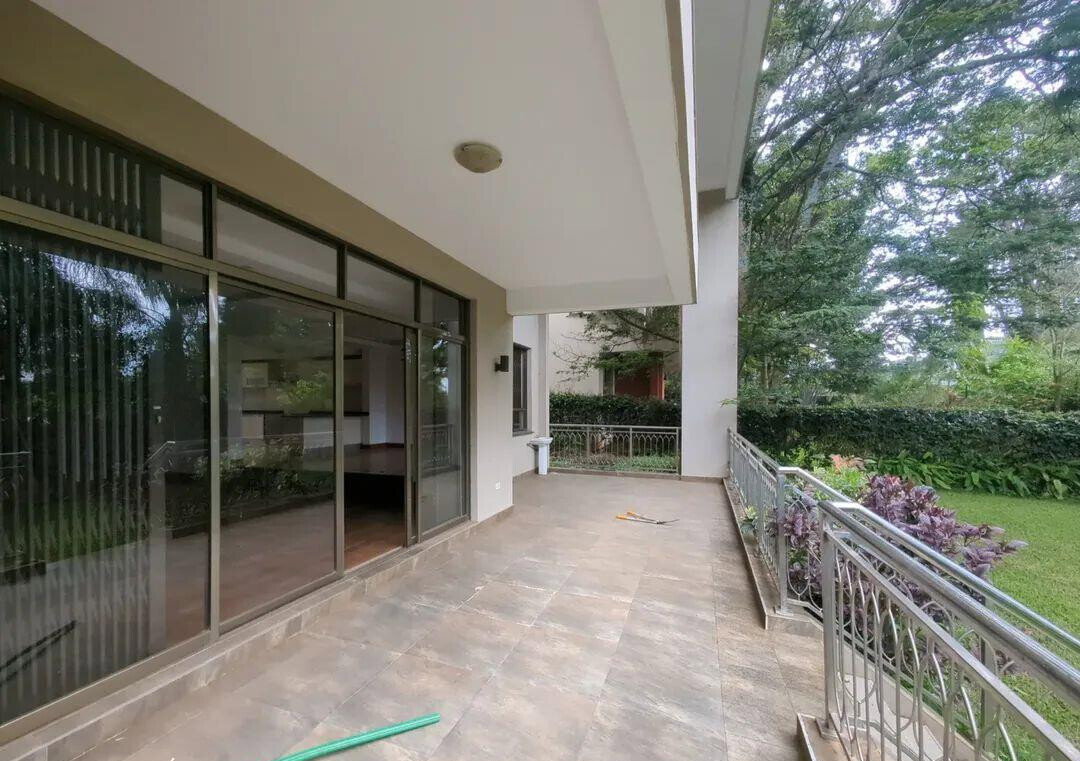 5-Ensuite Townhouse with Gym & Roof Terrace - Lavington
