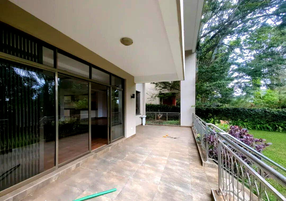 5-Ensuite Townhouse with Gym & Roof Terrace - Lavington