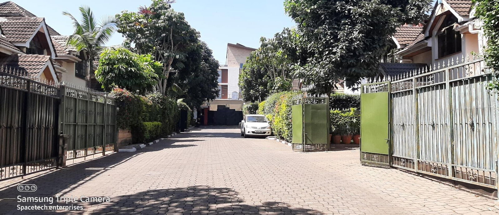 4-Ensuite Townhouse with DSQ & Shared Pool - Lavington