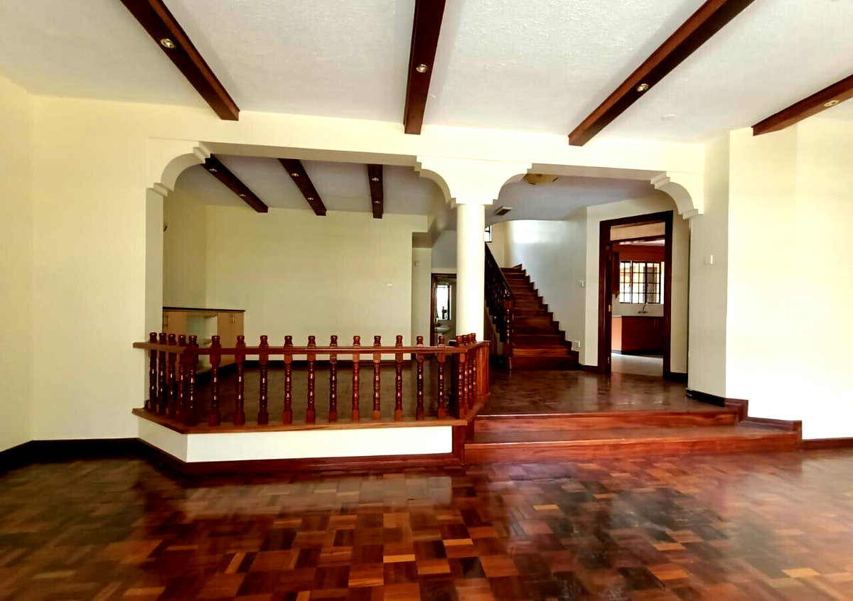 5BR All-Ensuite Townhouse with Parquet Floors & Private Garden - Kileleshwa