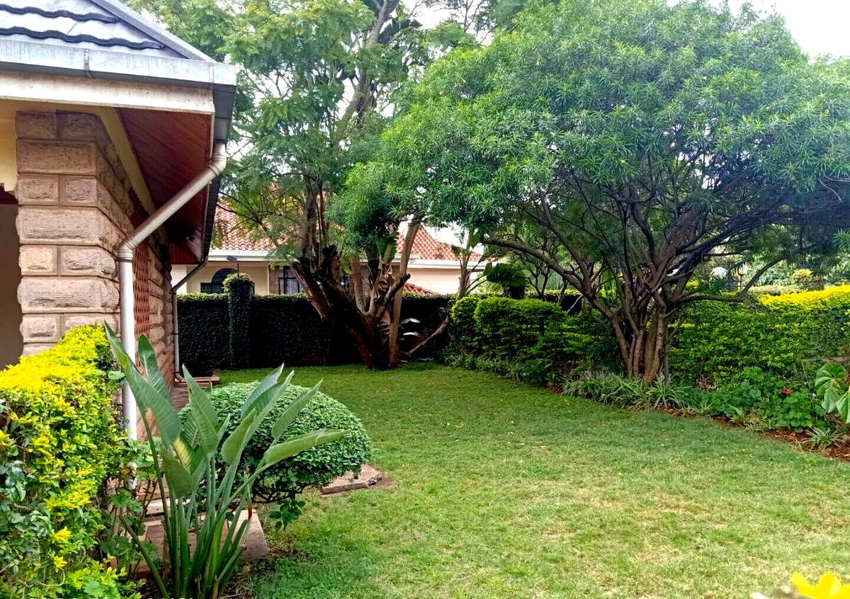 5BR All-Ensuite Townhouse with Parquet Floors & Private Garden - Kileleshwa