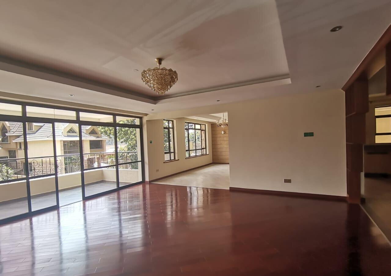 5BR Townhouse with Private Lift & Gym - Lavington
