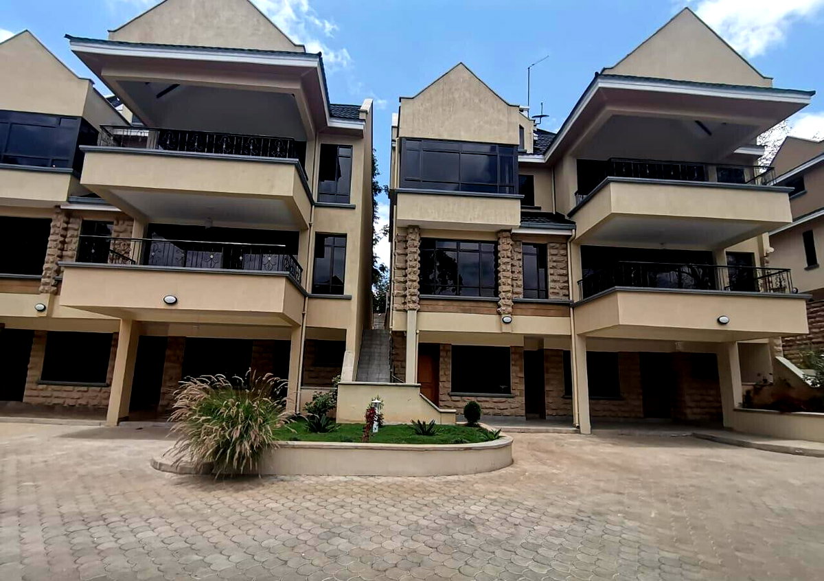 5BR Townhouse with Private Lift & Gym - Lavington
