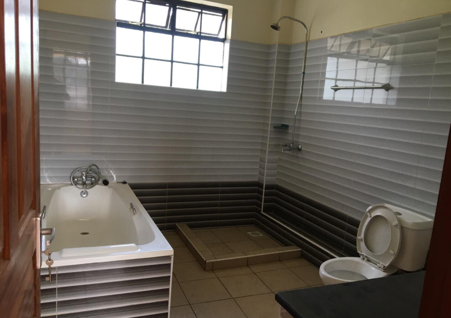 4 En-Suite Townhouse with TV Room & Pantry - Kitisuru Near ISK
