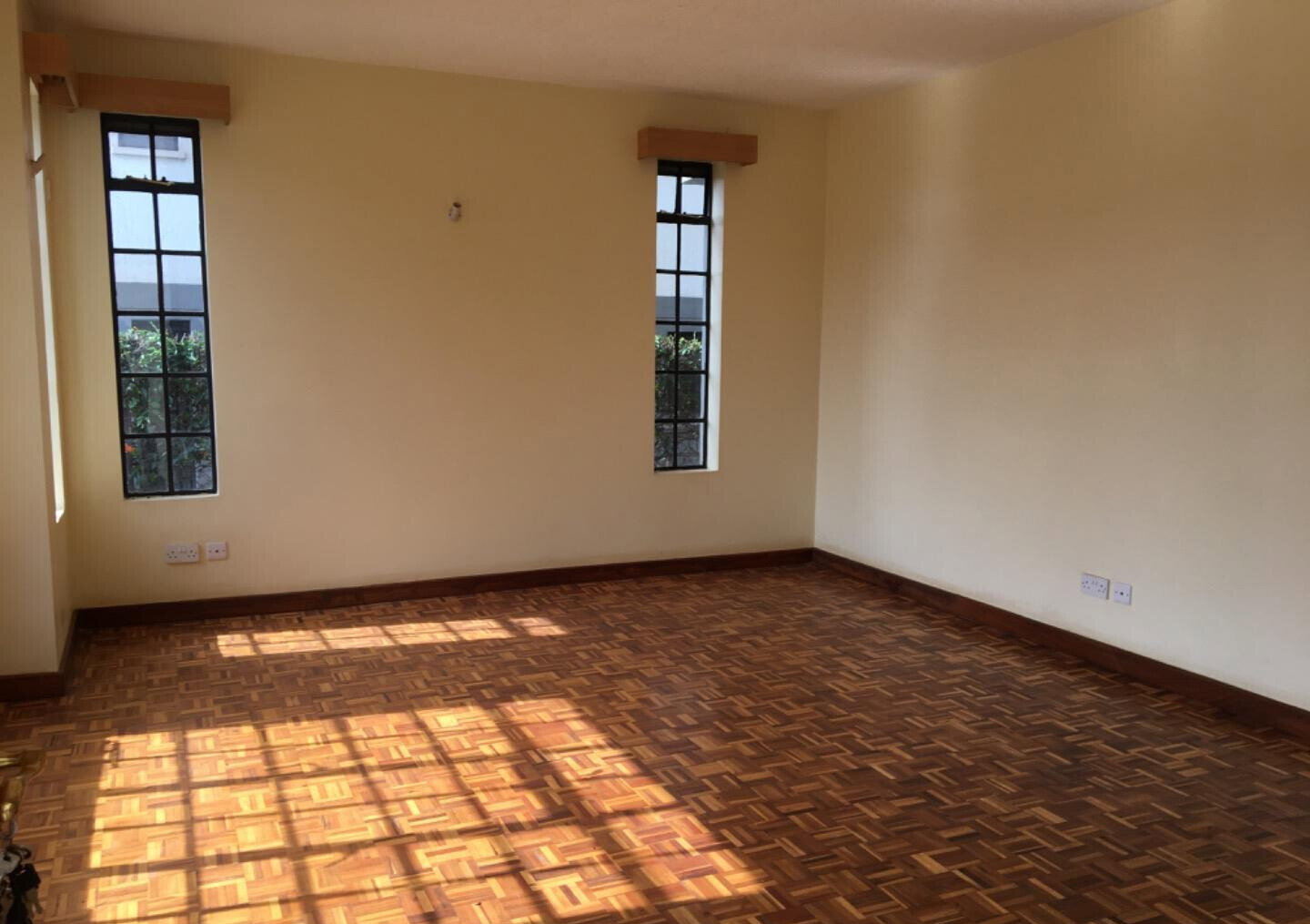 4 En-Suite Townhouse with TV Room & Pantry - Kitisuru Near ISK