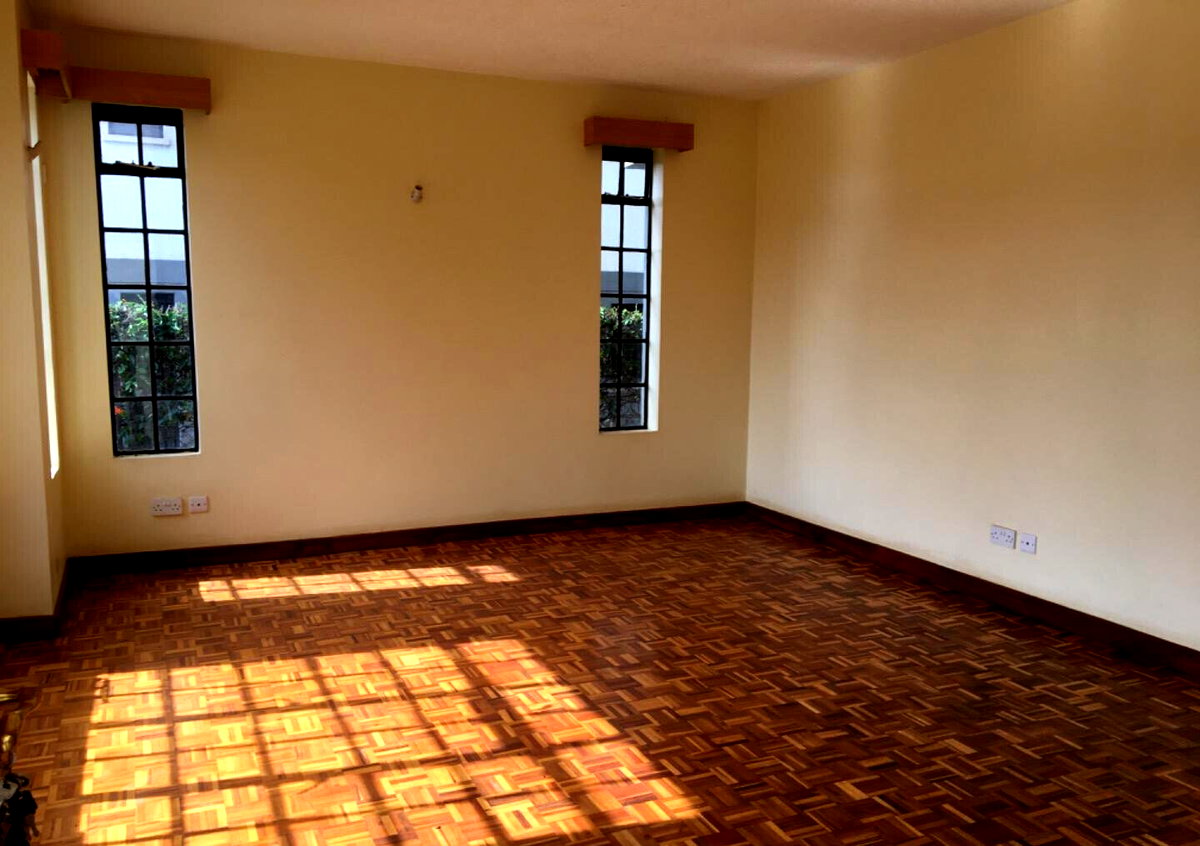 4 En-Suite Townhouse with TV Room & Pantry - Kitisuru Near ISK