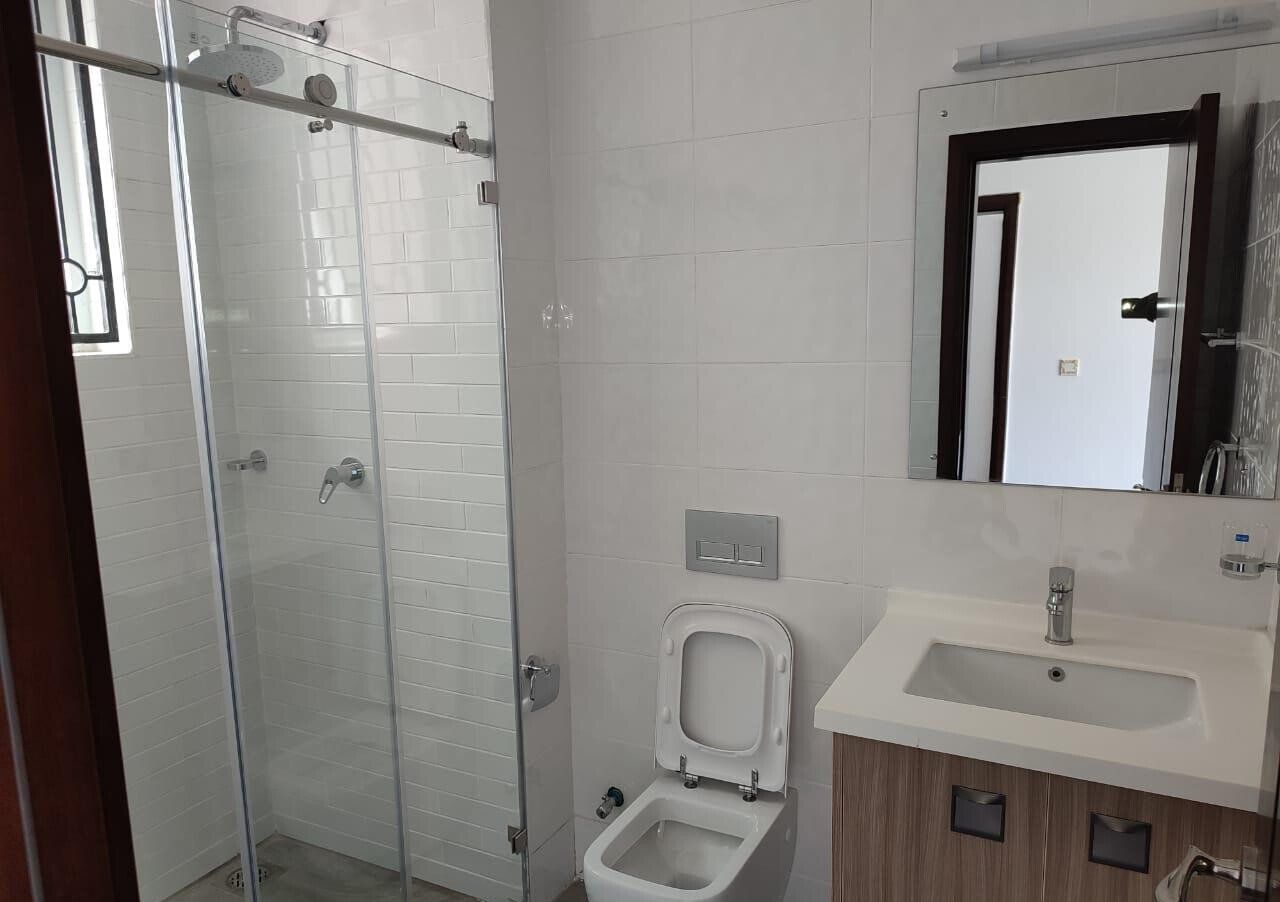 Newly Built 5-Bed Townhouse with Two Kitchens - Lavington