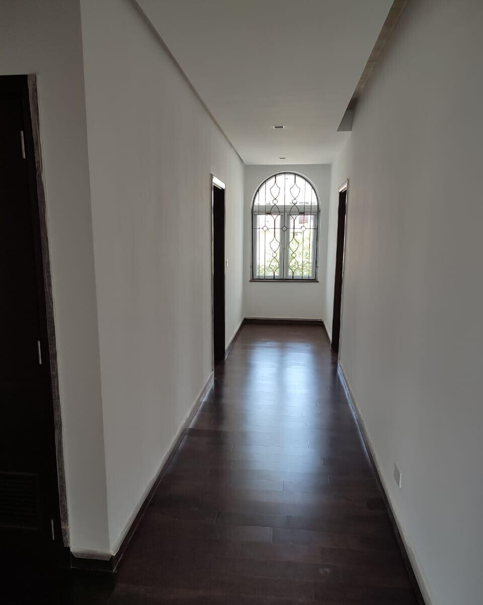 Newly Built 5-Bed Townhouse with Two Kitchens - Lavington