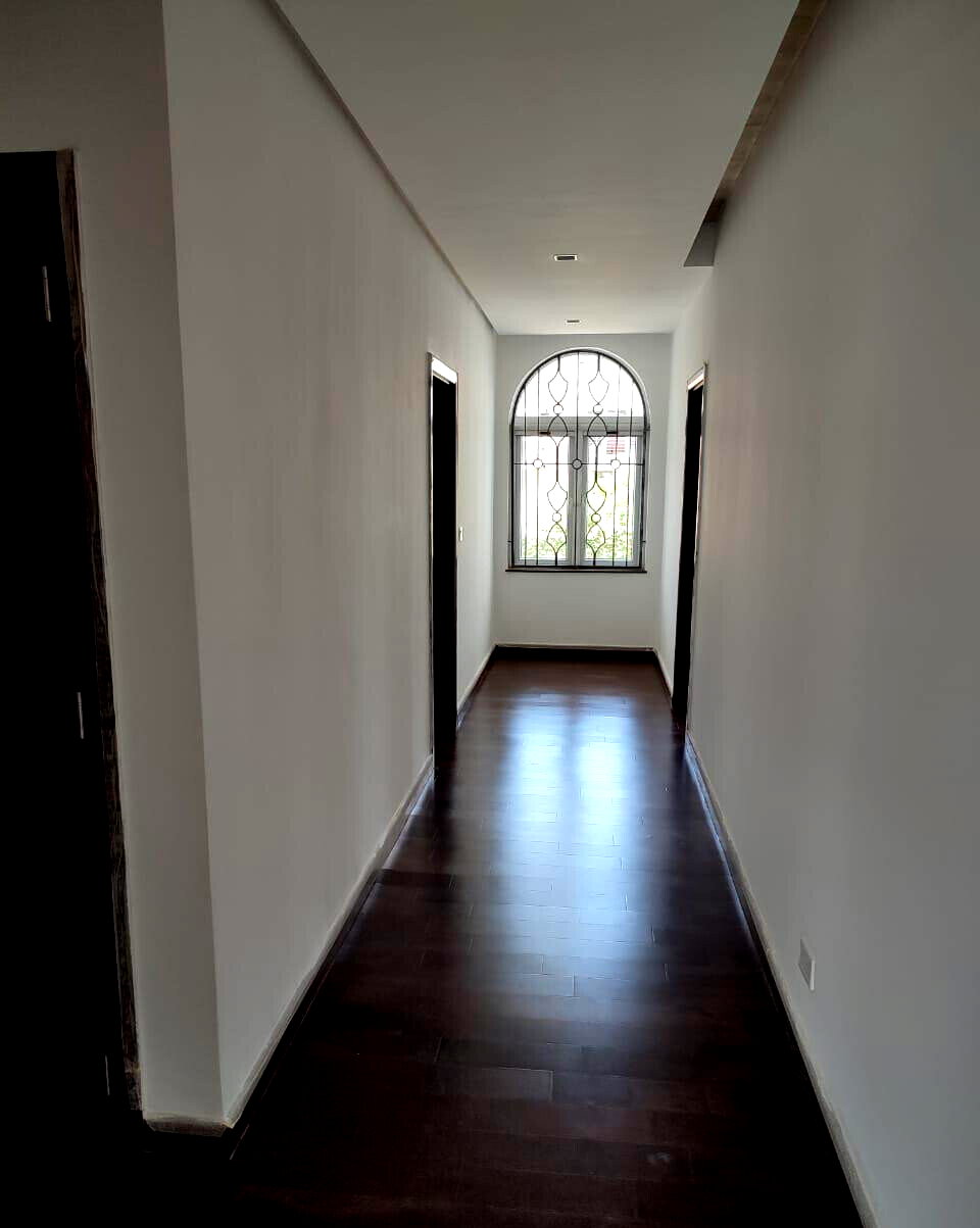 Newly Built 5-Bed Townhouse with Two Kitchens - Lavington
