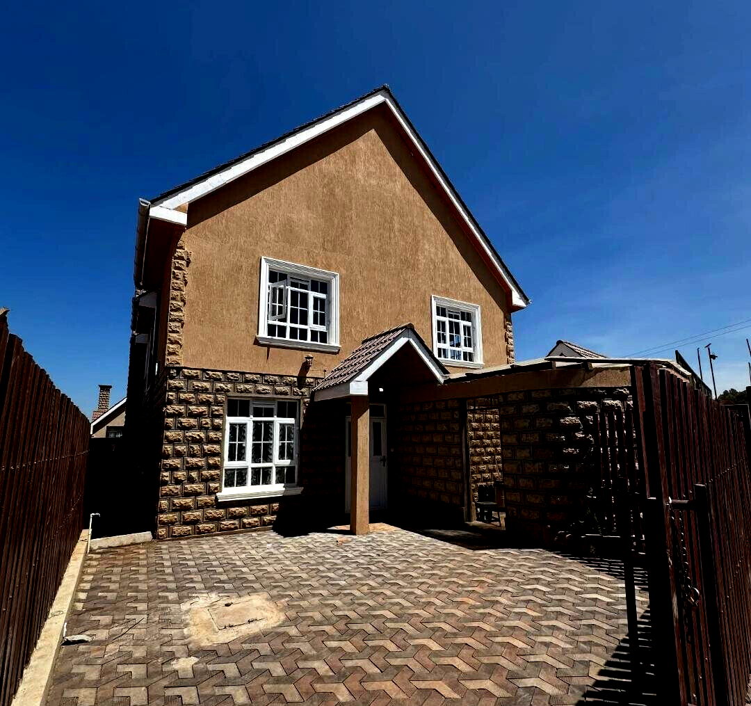 4BR All-Ensuite Villa with Fireplace & Custom Design - Kibiku