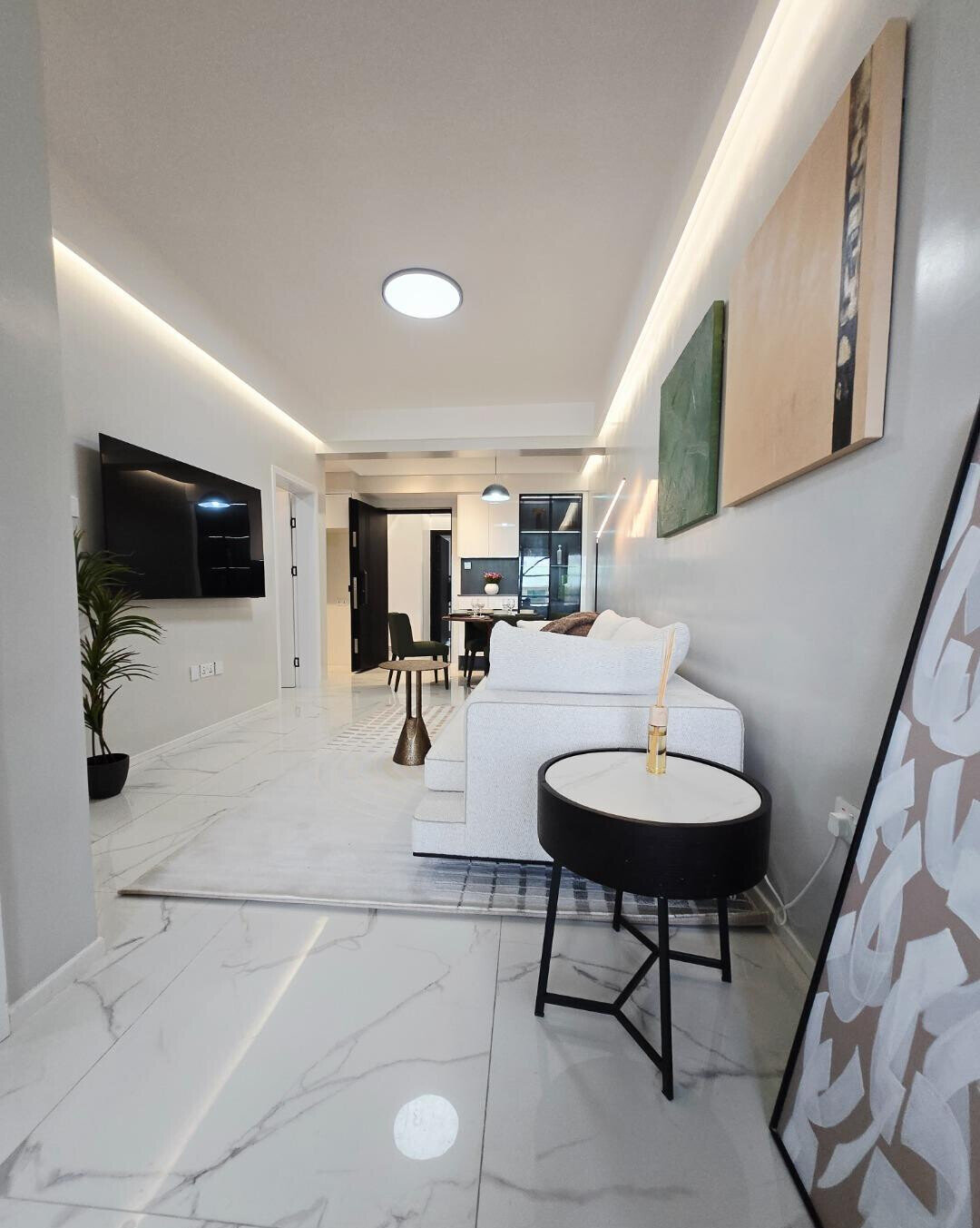 1BR Apartment with Rooftop Pool & Gym – Upperhill, Nairobi