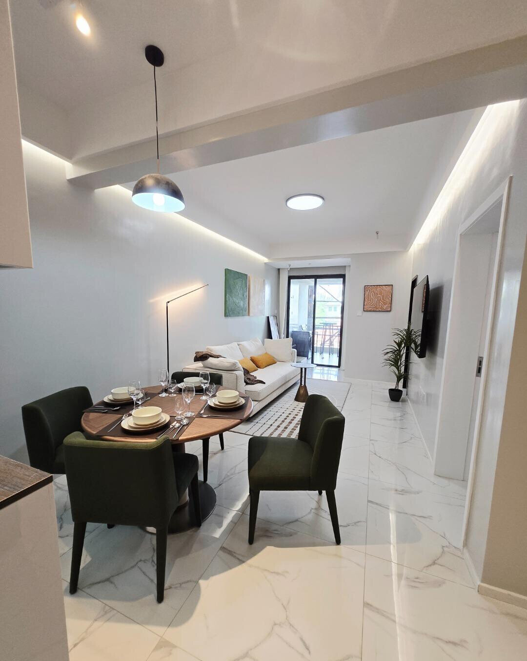 1BR Apartment with Rooftop Pool & Gym – Upperhill, Nairobi