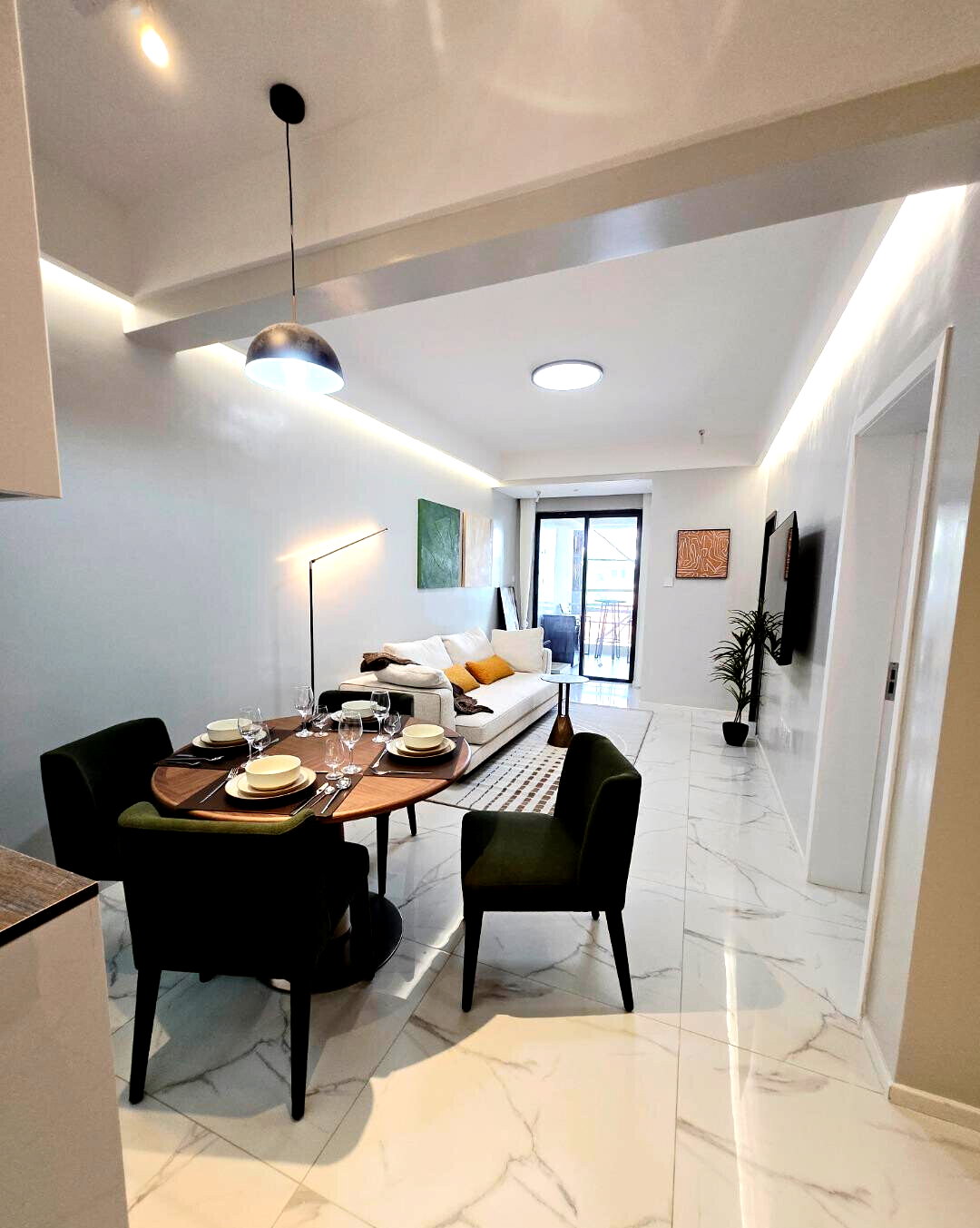 1BR Apartment with Rooftop Pool & Gym – Upperhill, Nairobi