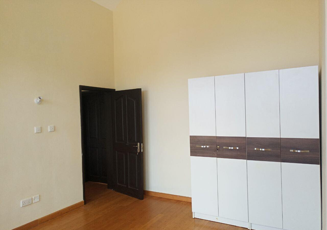 5-Ensuite Townhouse in 1-Acre Gated Community with Pool & Gym – Karen