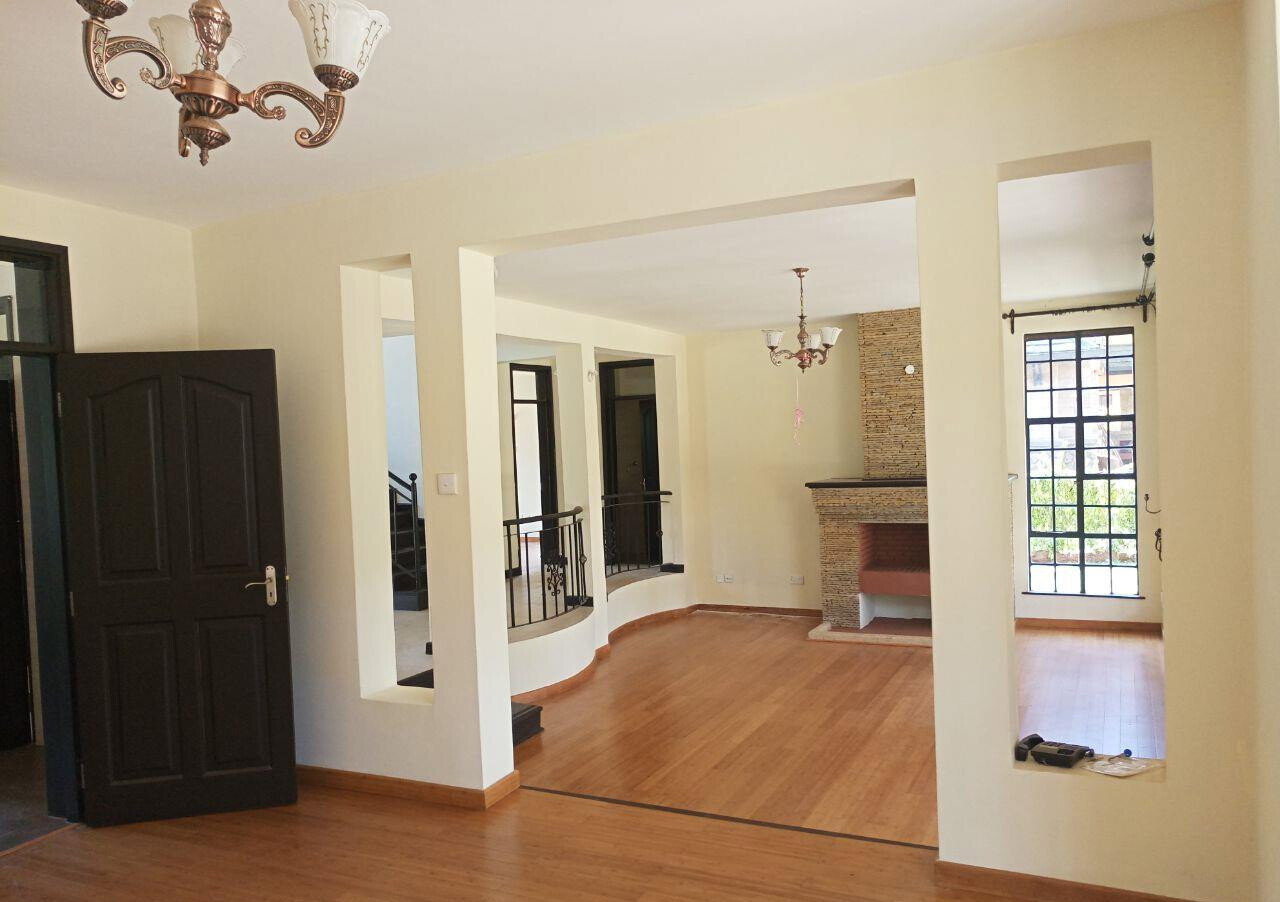 5-Ensuite Townhouse in 1-Acre Gated Community with Pool & Gym – Karen
