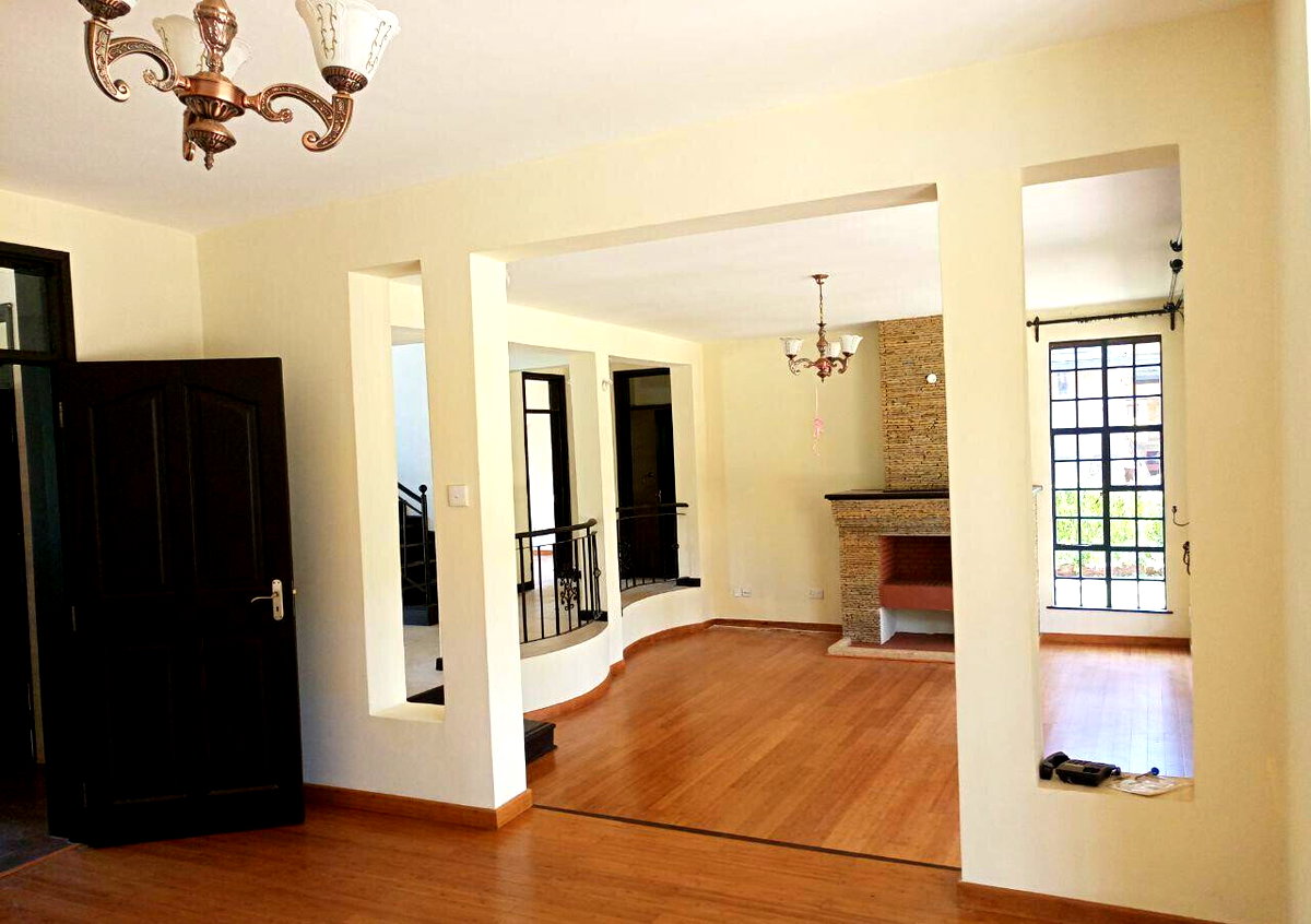 5-Ensuite Townhouse in 1-Acre Gated Community with Pool & Gym – Karen