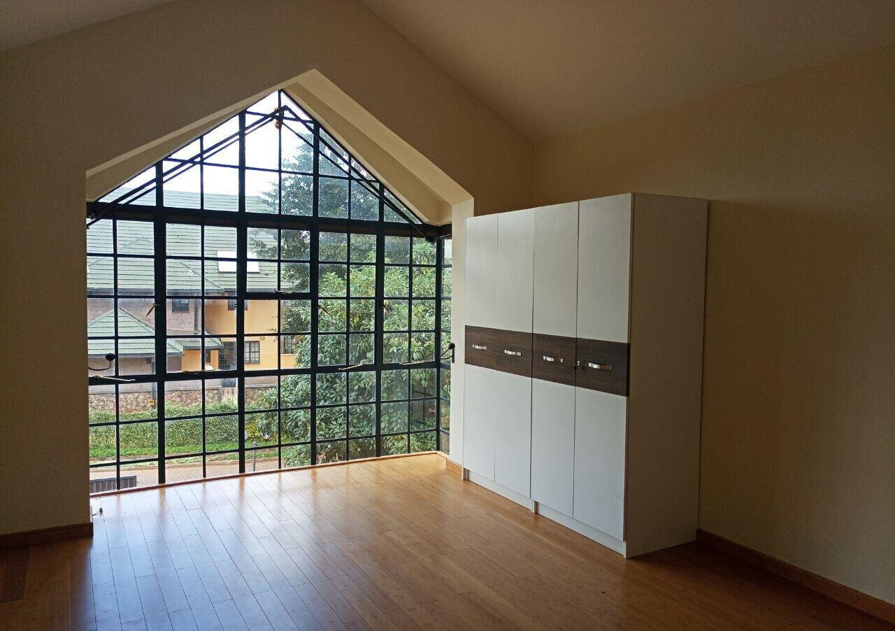 5-Ensuite Townhouse in 1-Acre Gated Community with Pool & Gym – Karen
