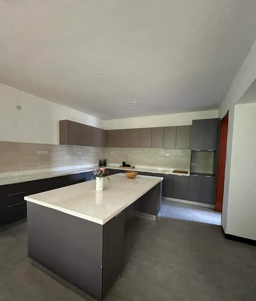 5-Ensuite Townhouse on Half-Acre with Family Room & Terrace – Karen