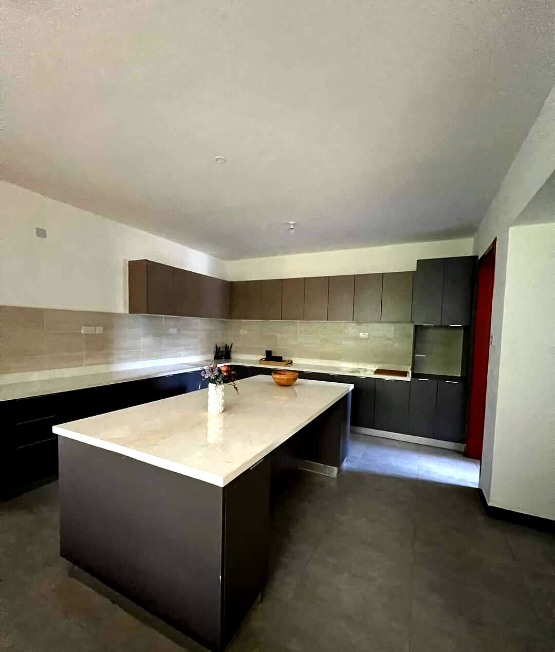 5-Ensuite Townhouse on Half-Acre with Family Room & Terrace – Karen