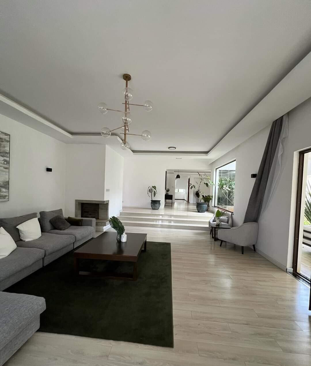 5-Ensuite Townhouse on Half-Acre with Family Room & Terrace – Karen