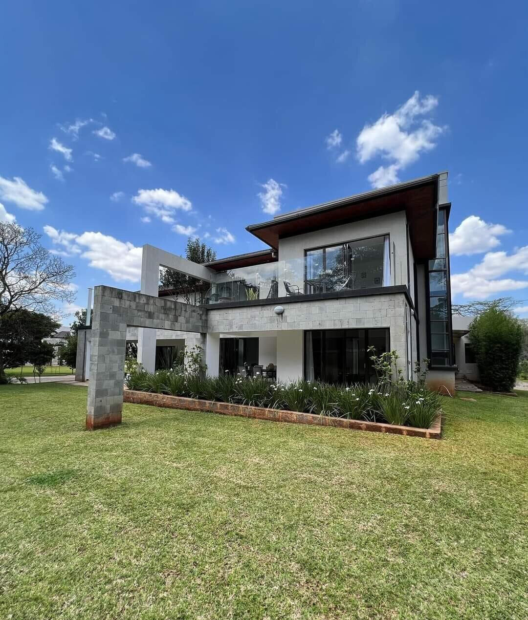 5-Ensuite Townhouse on Half-Acre with Family Room & Terrace – Karen