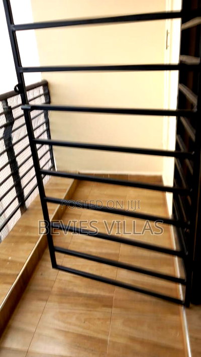 3bdrm Apartment in Parklands for rent - Image 3