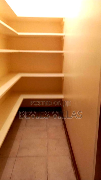 3bdrm Apartment in Parklands for rent - Image 2