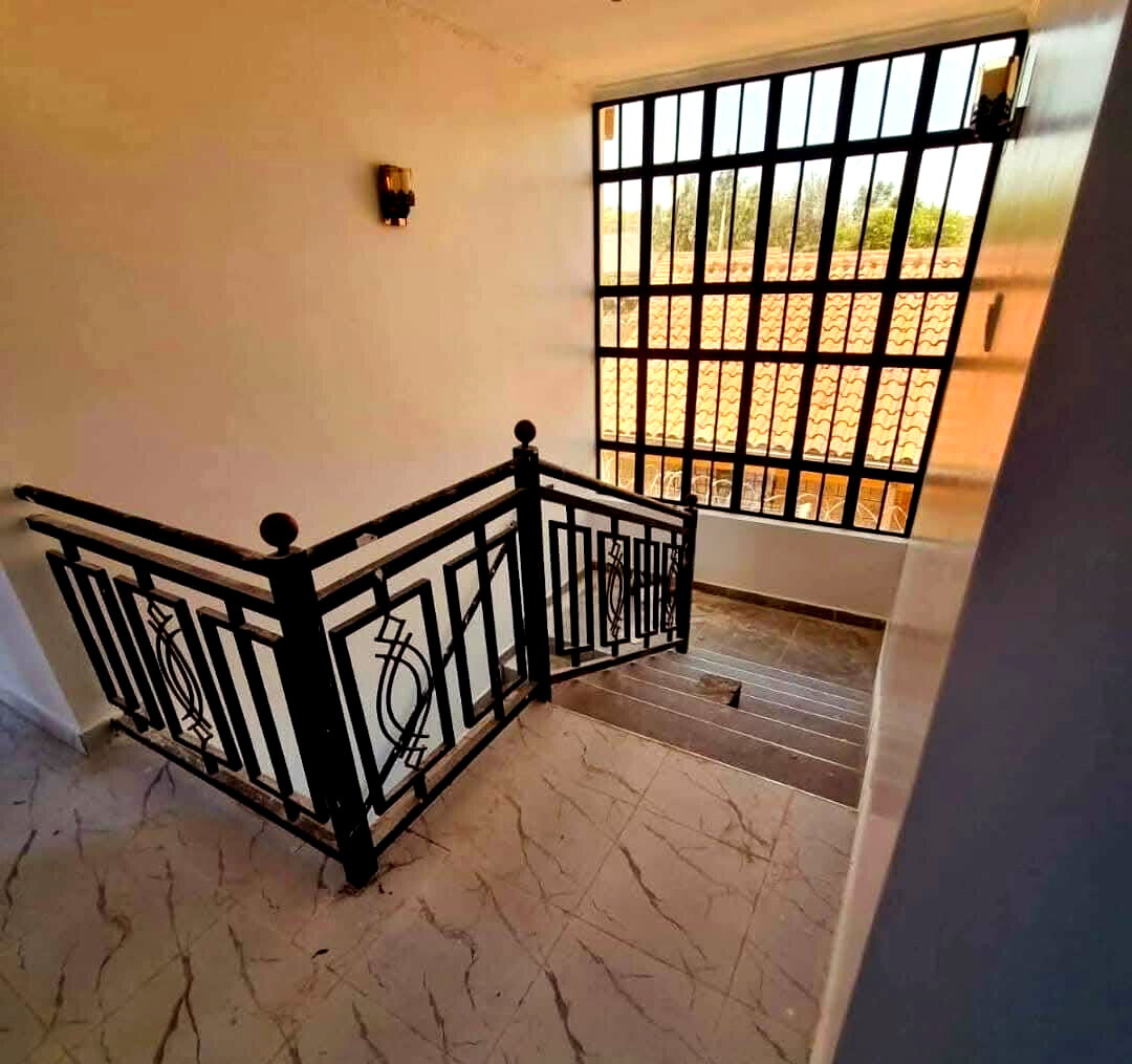 4BR All-Ensuite Mansion with DSQ & Freehold Title - Rimpa