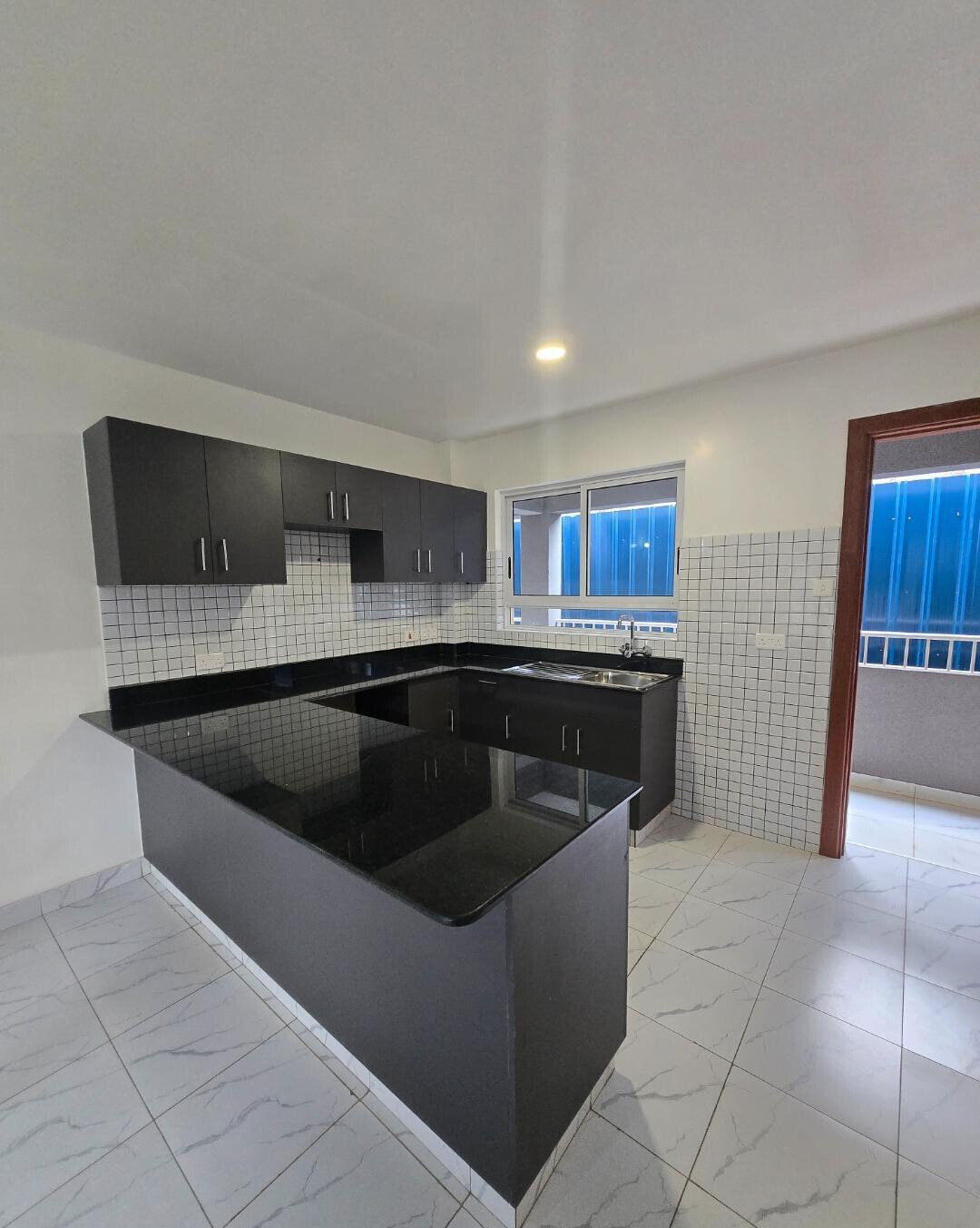 1BR Apartment with Italian Kitchen & City Views - South C