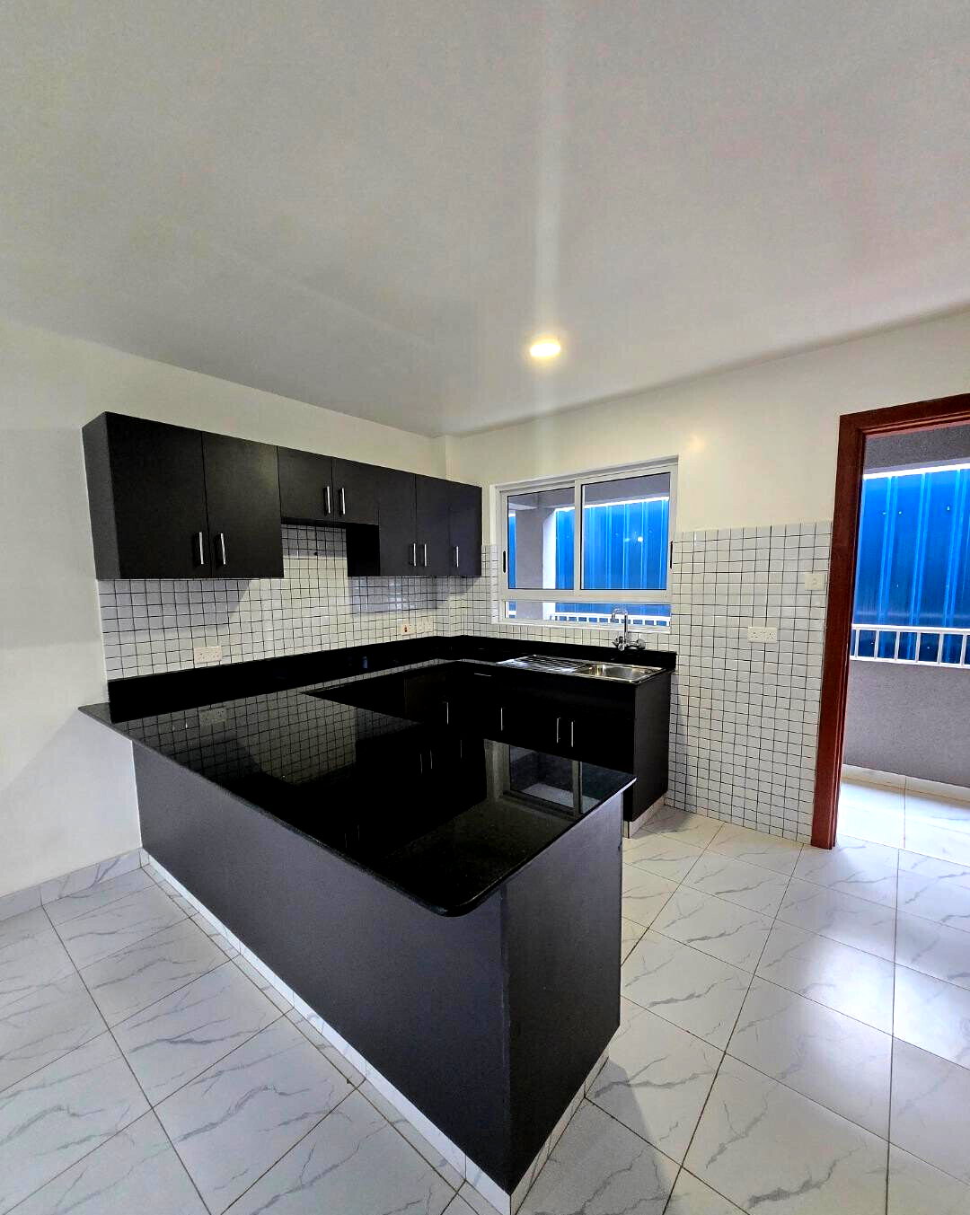 1BR Apartment with Italian Kitchen & City Views - South C