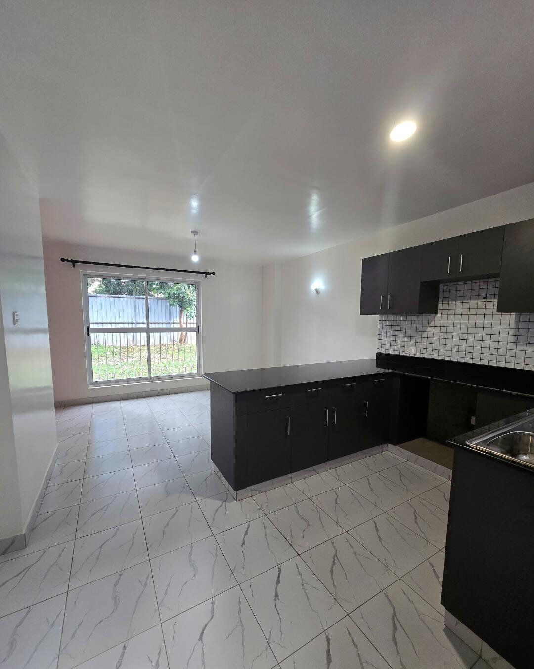 1BR Apartment with Italian Kitchen & City Views - South C