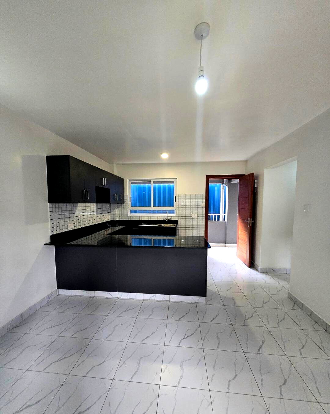 1BR Apartment with Italian Kitchen & City Views - South C