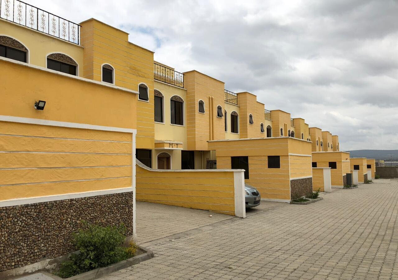 Brand New 4BR Townhouse with DSQ & Walk-in Closets - Athi River